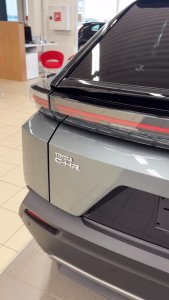 Uusi CH-R+ nyt nähtävissä liikkeissämme! ⚡️🔋